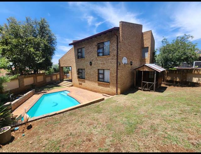 4 BEDROOM HOUSE FOR SALE IN MEYERSDAL
